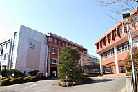 鶴鳴学園