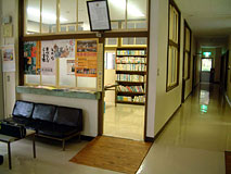 出津地区公民館図書室