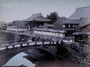 中島川の古町橋と光永寺1
