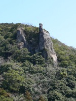 観音岩(別名人形岩）