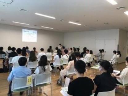 両親学級講話時の様子(写真)