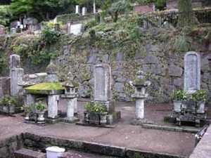 晧臺寺の向井家墓地