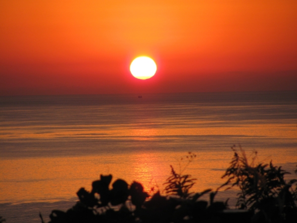 文学館から見る夕陽の画像1
