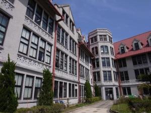 活水学院本館