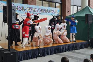 ステージでの劇の写真２