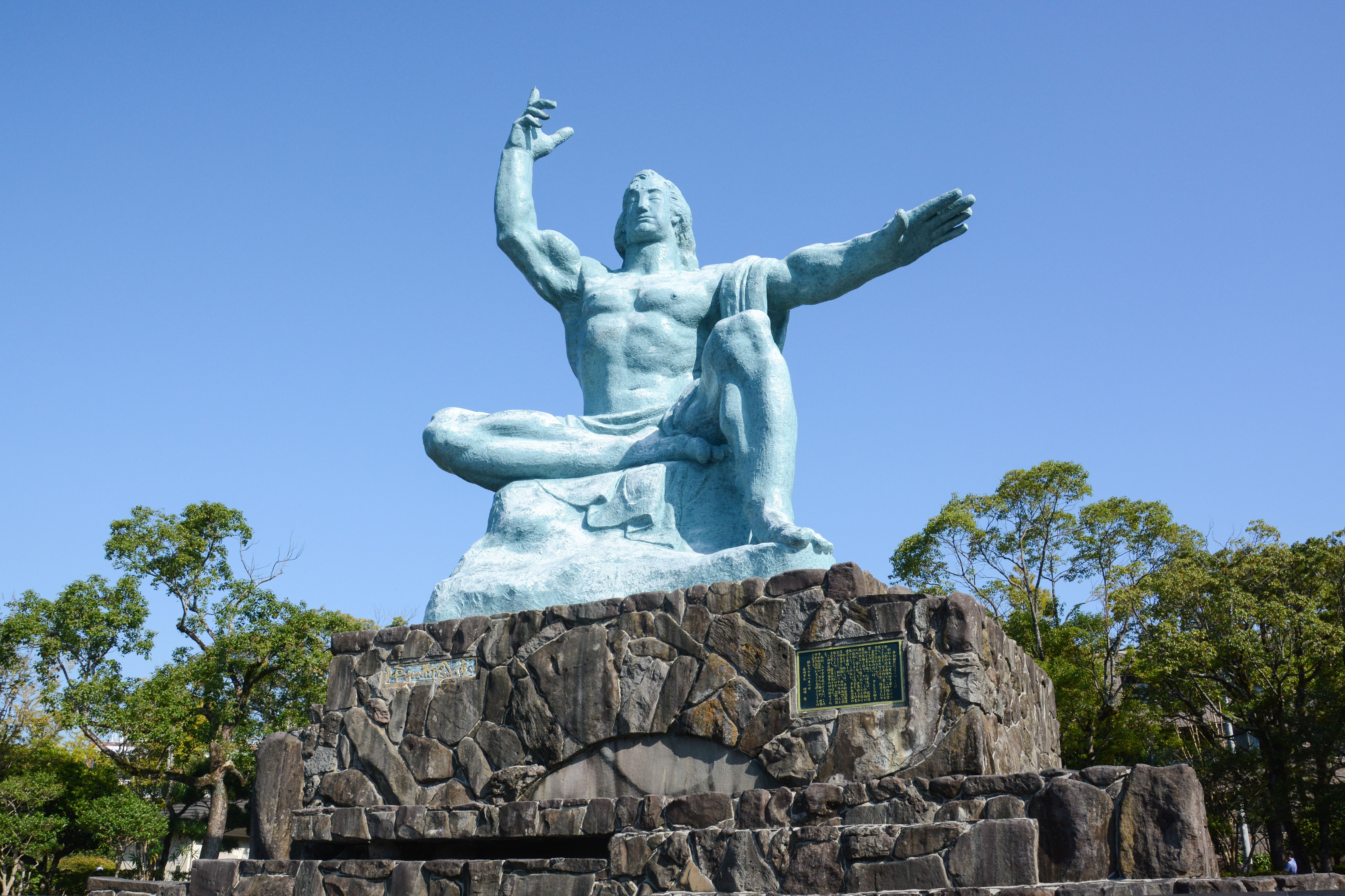 平和公園の平和祈念像