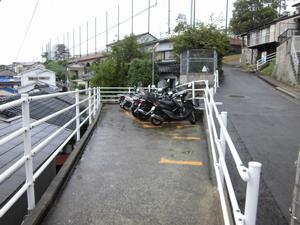 東山町二輪車等駐車場の画像2