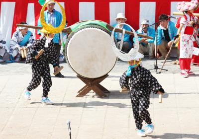 奉納踊りの様子