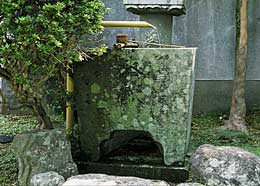 石製手水鉢の画像2