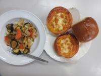 スパイシーグリルサラダとパンプキンキッシュ