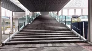 ペデストリアンデッキ