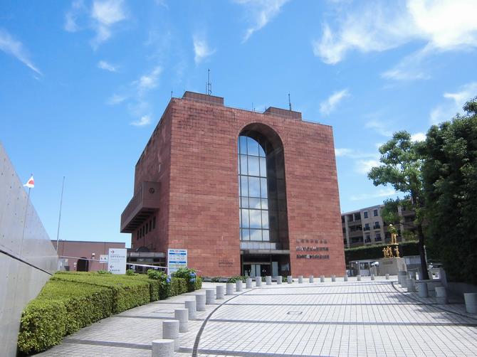 平和会館外観