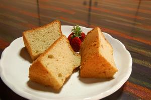 いちごのシフォンケーキ