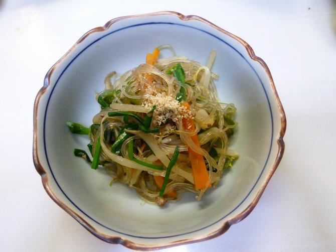 野菜たっぷり！チャプチェの料理の写真