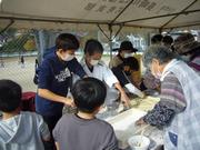 式見地区もちつき大会が行われました。（令和3年12月12日）の画像1