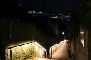 祈念坂（竣工）の画像