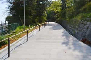 下の川側エントランス（竣工）の画像