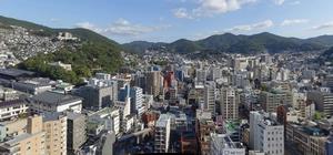 北側（長崎署側）立山、諏訪神社を望む