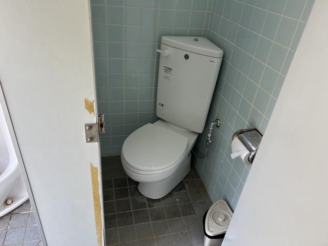 鶴の尾団地東公園のトイレの画像2