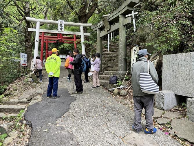 龍神堂前