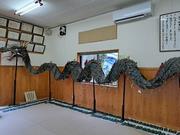 松原町に伝わる龍踊の龍の修復のため、みんなでうろこづくりの画像3