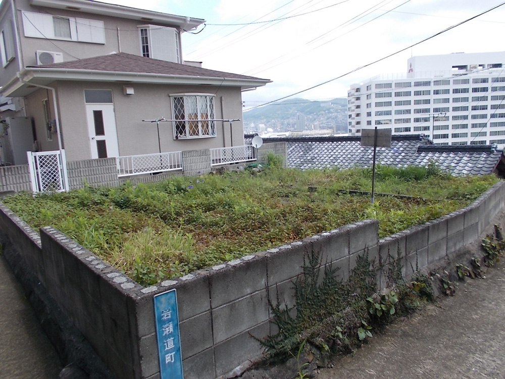 【売買】造船所を望む高台にある宅地の画像1