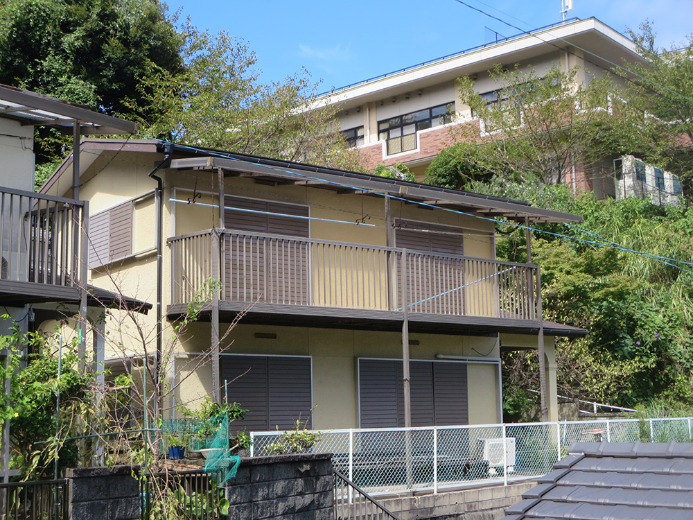 【売買・賃貸ともに可】戸町小学校近くの高台の2階建の画像2