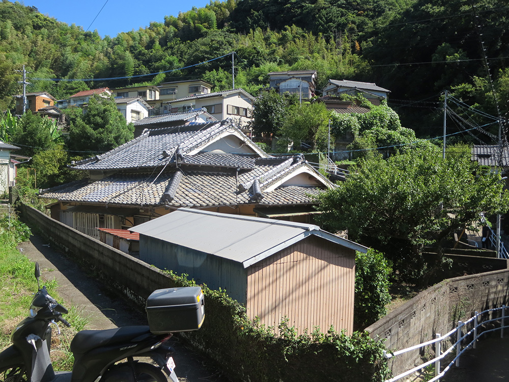 【売買】国道499号から山手に入った庭が広い平家の画像1