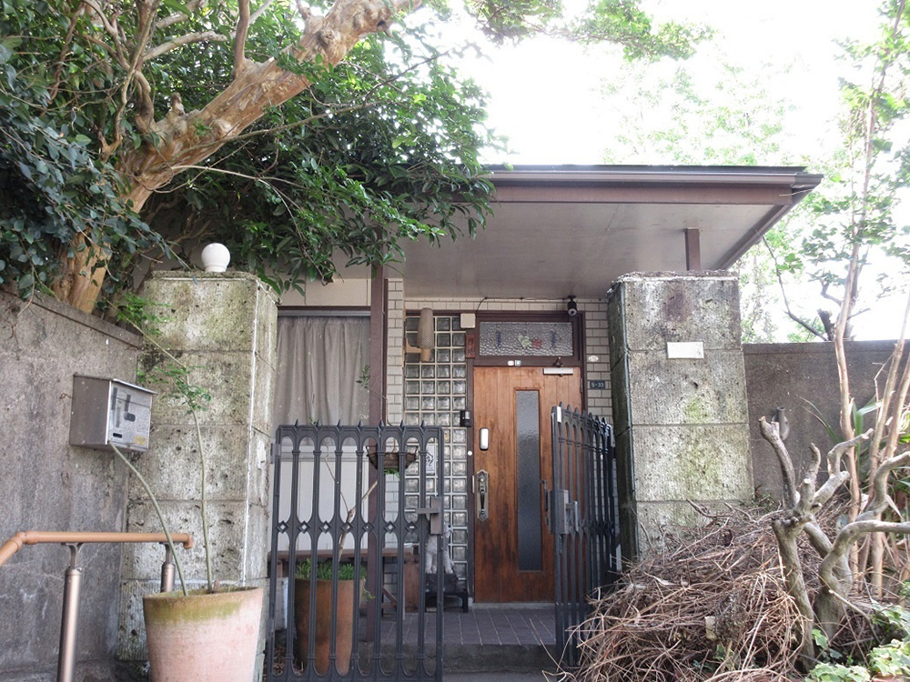 【賃貸】由緒ある料亭跡地に建つ2階建ての画像1