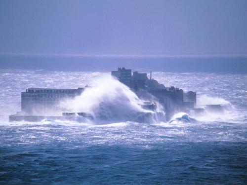 【写真】台風の日の軍艦島